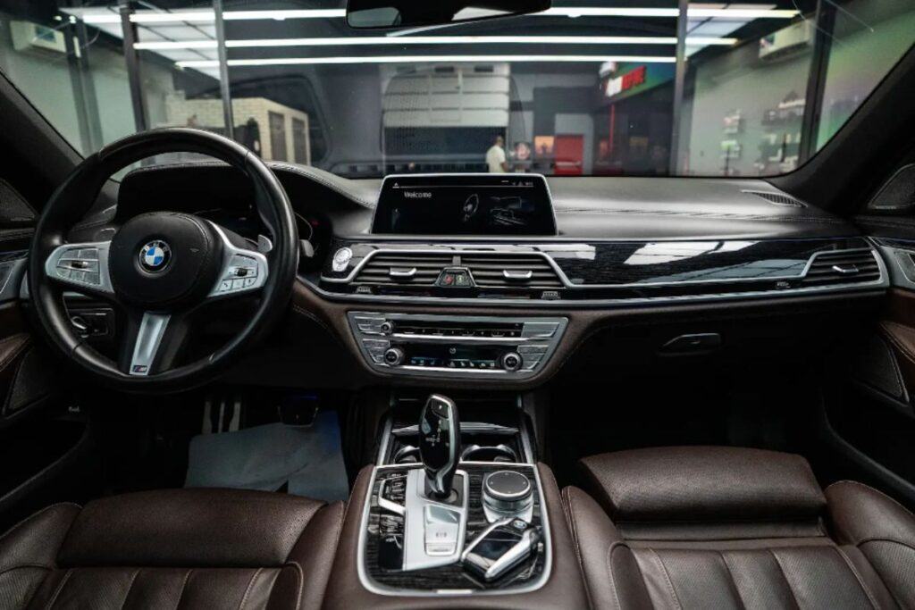 Easy Guide to Clean Your Car Interior Like An Expert