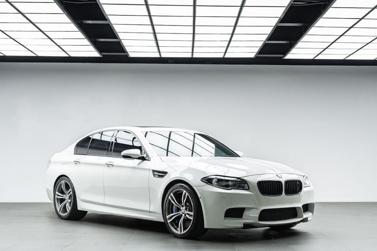 5 reasons to invest in paint protection film for your luxury car thumb